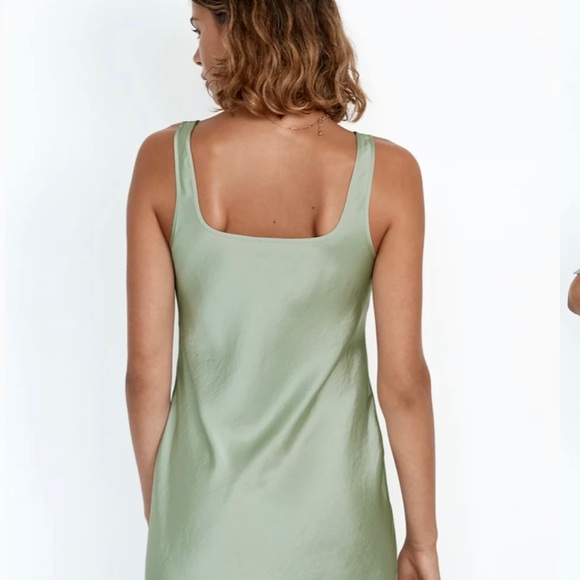 Black Aritzia Tryst Dress - Picture 2 of 6